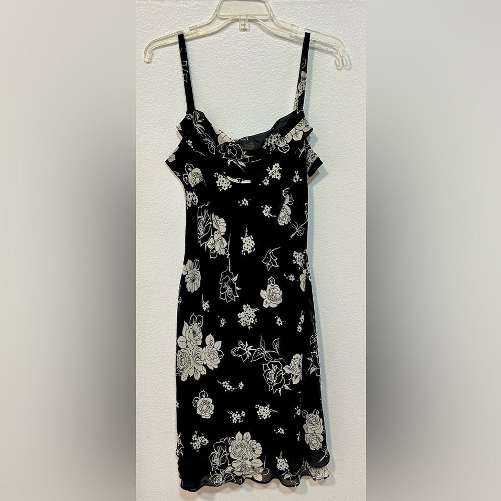 Donna Ricco Size 10-12 90s Black and White Floral Sundress
